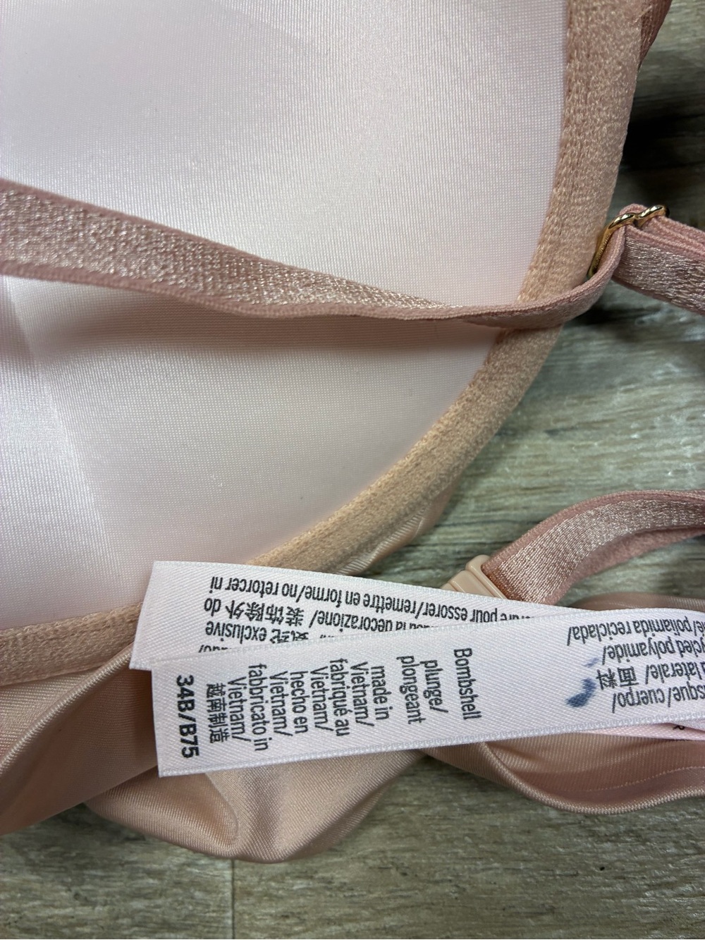 Victoria Secret 2 Satin Bombshell Push Up Plunge Bras - Picture 12 of 14